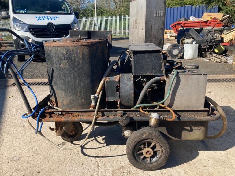 Kew reconditioned pressure washer